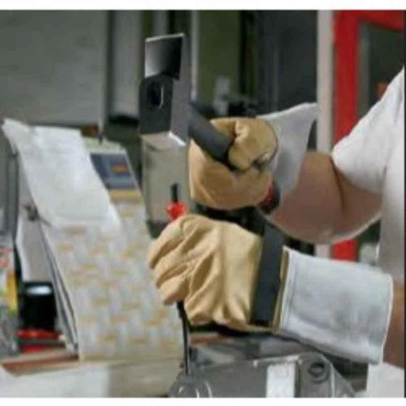 Facom 1100g Graphite Handle Riveting Engineers Hammer, 200C.42 3 Facom 1100g Graphite Handle Riveting Engineers Hammer, 200C.42 - Image 3